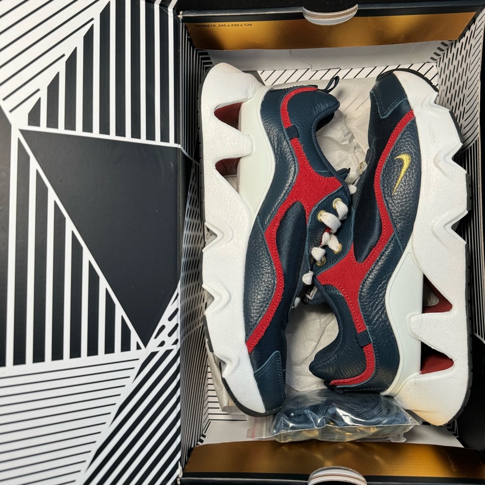 NIKE (serena william limited edition) Nike.